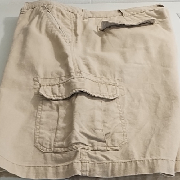 Tan Linen Cotton Cargo Shorts with Classic Design - Picture 9 of 11